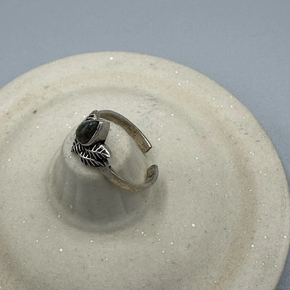 Silver Leaf Motif Adjustable Ring